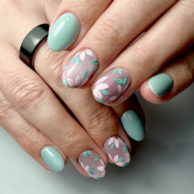 Soft mint and pink floral nail art by The Nail Editor